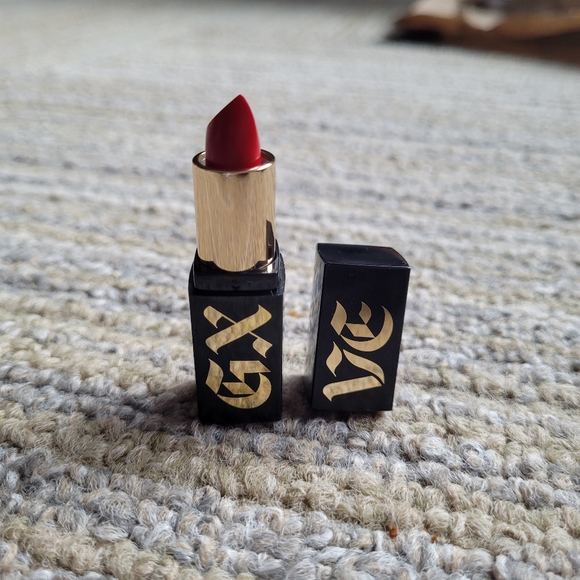 GXVE by Gwen Stefani Anaheim Shine Clean High-Performance Satin Lipstick Travel - Picture 8 of 10
